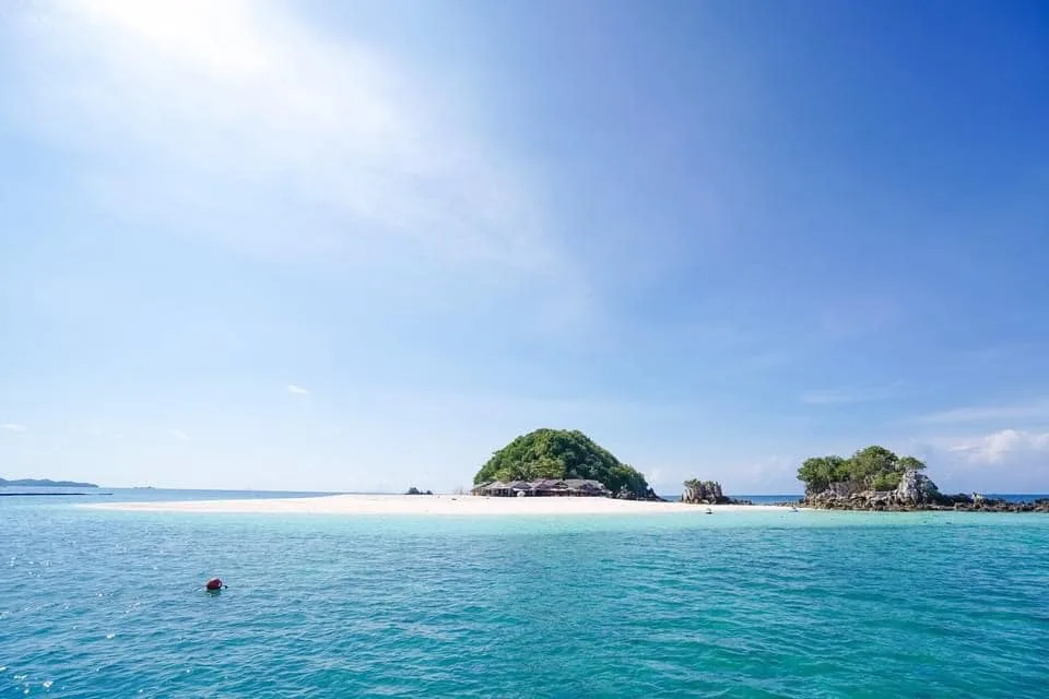 เกาะไข่ ภูเก็ต เกาะสวรรค์ รูปไข่ดาว เหมาะกับเด็กๆเที่ยวเกาะ มีทั้งเต็มวัน และ ครึ่งวัน