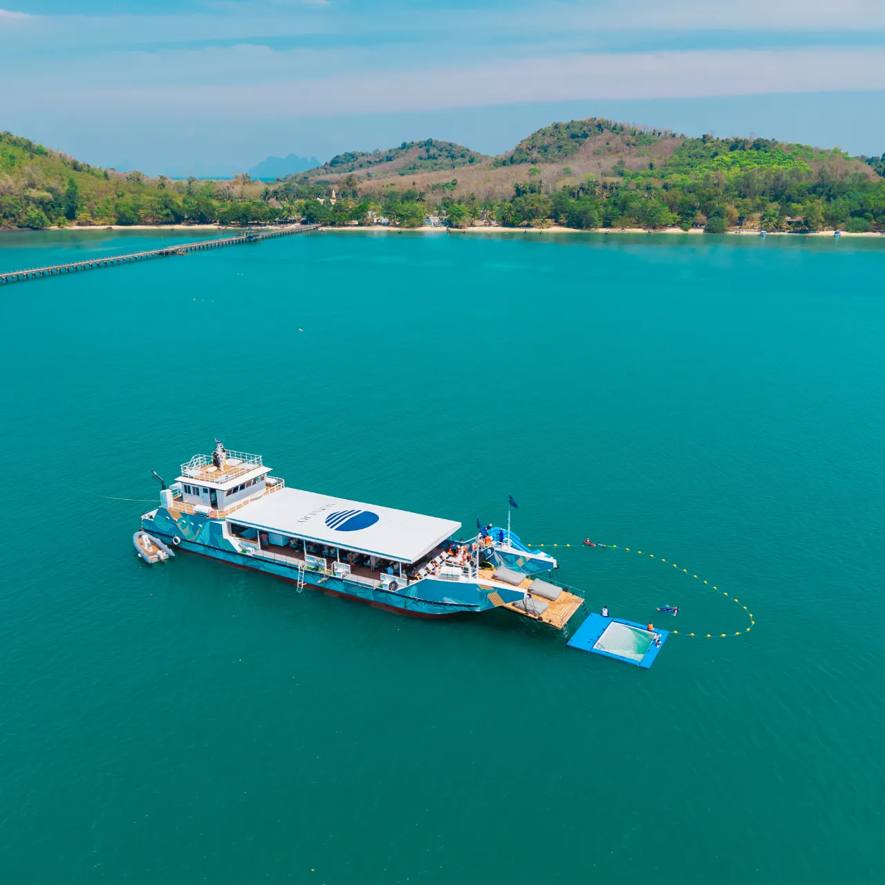 ล่องเรือ Cruise เที่ยวอ่าวพังงา เจมส์บอนด์ – เกาะห้องพังงา