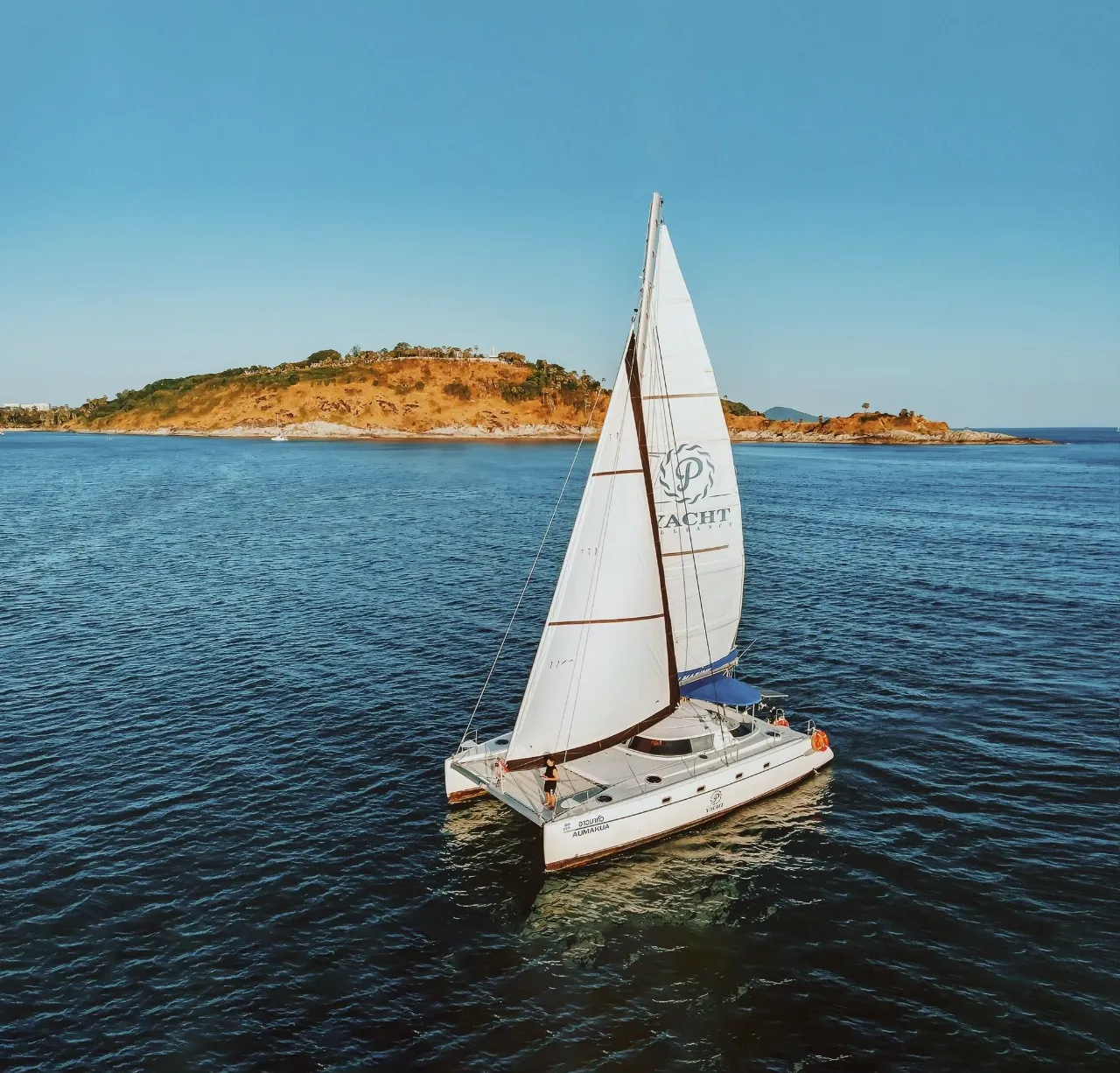 ทัวร์ล่องเรือ Catamaran เกาะเฮ แหลมพรมเทพ