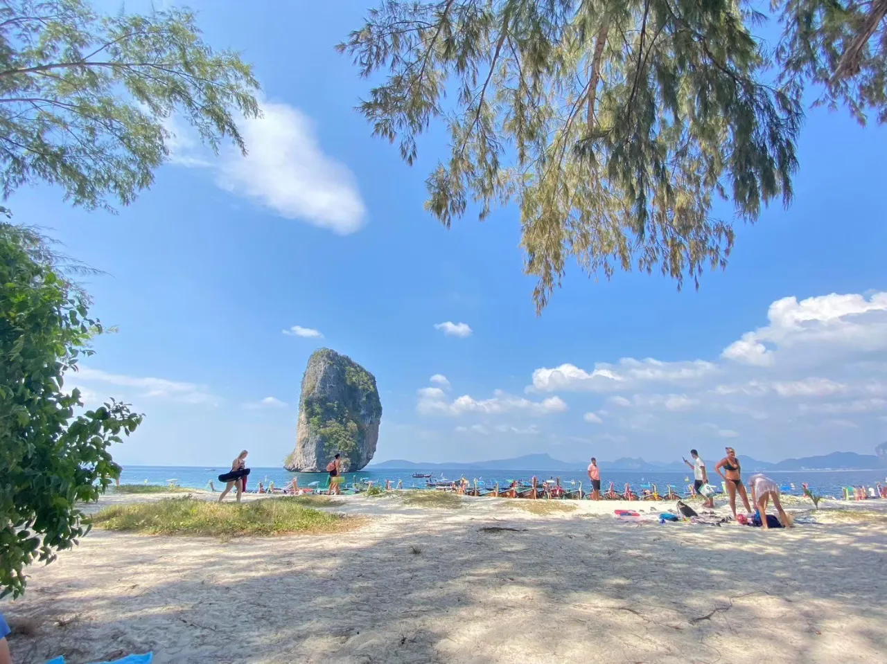 ทัวร์ 4 เกาะ เรือสปีดโบ๊ท เราพาคุณออกเดินทางจากกระบี่(4 Islands Tour by Speedboat)